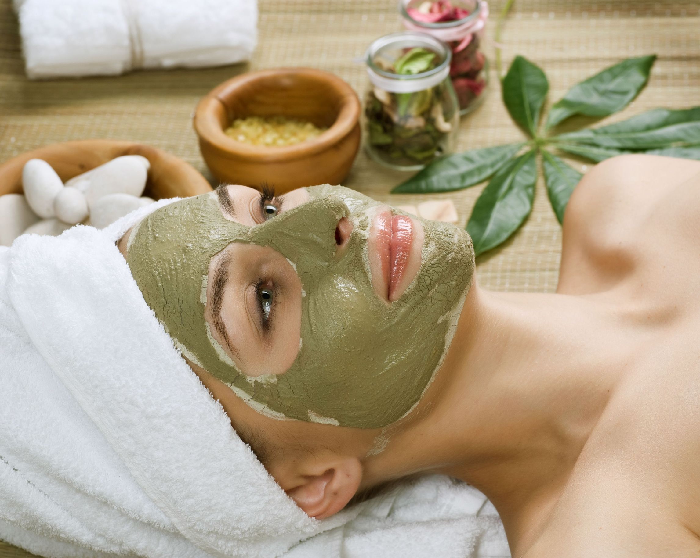 8392531_l-Spa-Facial-Mud-Mask.Dayspa-