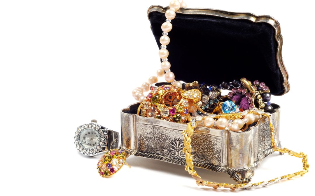 Collector’s Guide to Buying a Vintage Jewelry Piece For Sale, Bethesda, MD